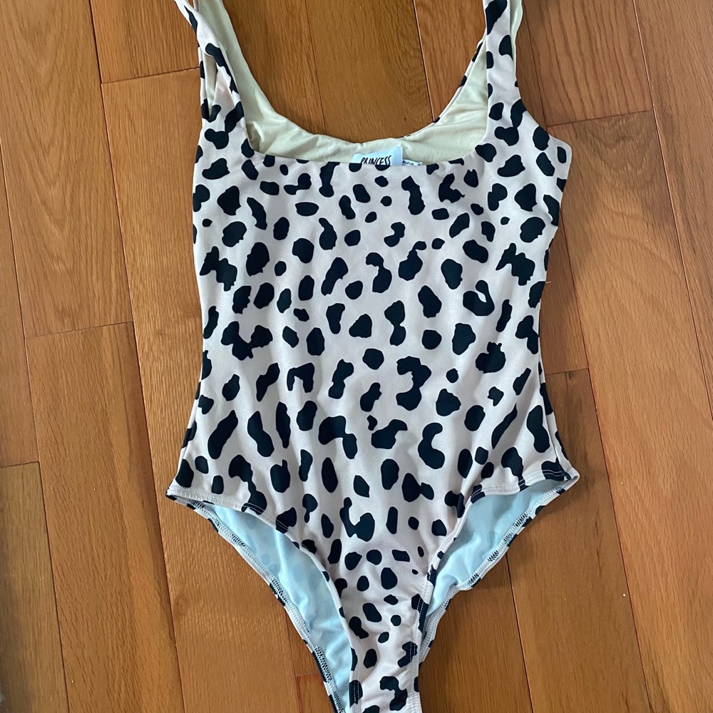 Princess Polly Cheetah Bodysuit size:4 *worn twice!*